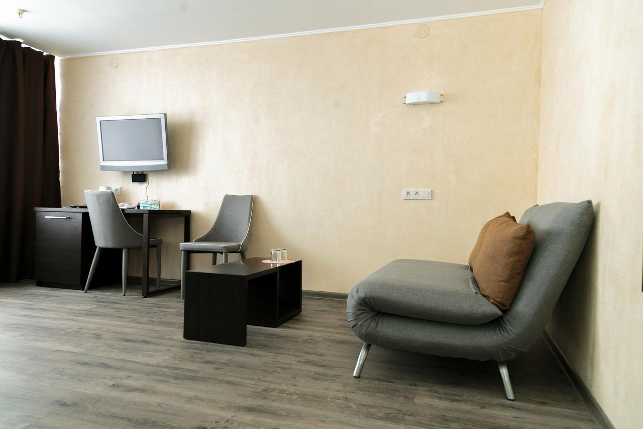 Tourist Hotel คาร์คิฟ ภายนอก รูปภาพ
