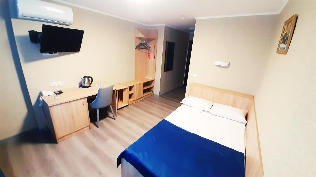 Tourist Hotel คาร์คิฟ ภายนอก รูปภาพ