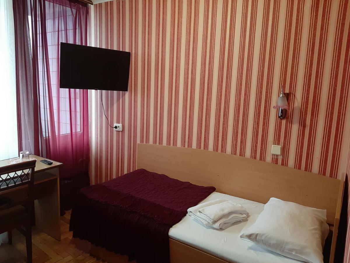 Tourist Hotel คาร์คิฟ ภายนอก รูปภาพ