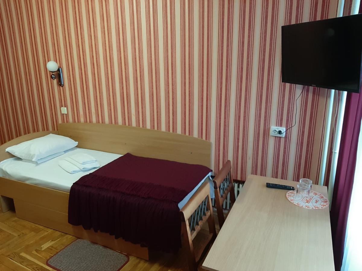 Tourist Hotel คาร์คิฟ ภายนอก รูปภาพ